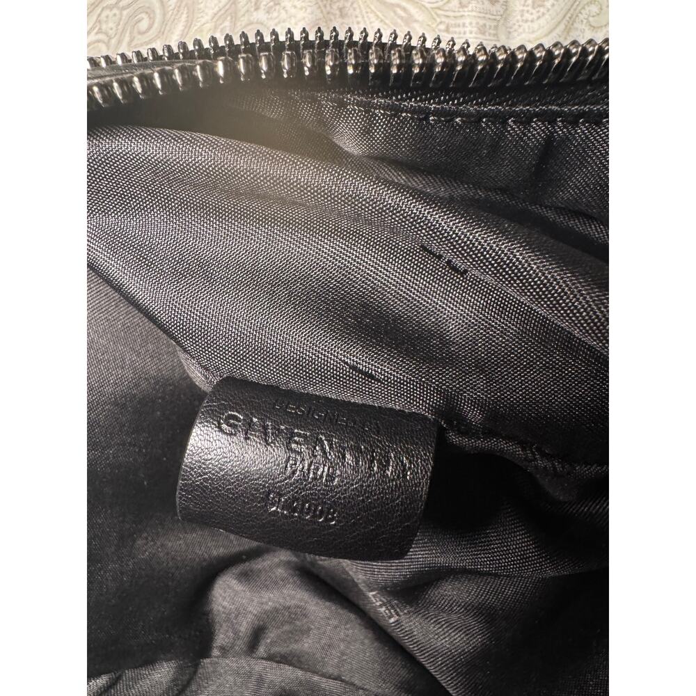 Givenchy - Picture 8 of 9